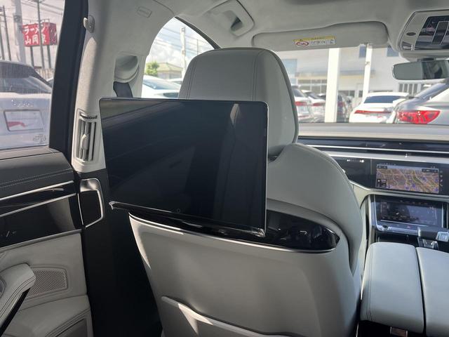 Ａ８ ６０ＴＦＳＩ　ｅクワトロ　Ａｕｄｉデザインセレクション　コンフォートＰＫＧ　Ｂ＆Ｏ　ＳラインスタイリングＰＫＧ　リヤシートモニター　パノラマサンルーフ　ＯＰ２１ＡＷ　デジタルマトリクスＬＥＤ　１００Ｖ電源　エアクオリティＰＫＧ（6枚目）