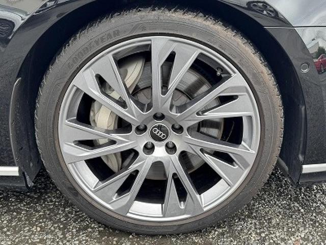 Ａ８ ６０ＴＦＳＩ　ｅクワトロ　Ａｕｄｉデザインセレクション　コンフォートＰＫＧ　Ｂ＆Ｏ　ＳラインスタイリングＰＫＧ　リヤシートモニター　パノラマサンルーフ　ＯＰ２１ＡＷ　デジタルマトリクスＬＥＤ　１００Ｖ電源　エアクオリティＰＫＧ（32枚目）