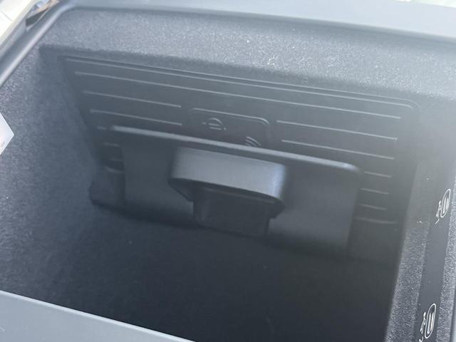 Ａ８ ６０ＴＦＳＩ　ｅクワトロ　Ａｕｄｉデザインセレクション　コンフォートＰＫＧ　Ｂ＆Ｏ　ＳラインスタイリングＰＫＧ　リヤシートモニター　パノラマサンルーフ　ＯＰ２１ＡＷ　デジタルマトリクスＬＥＤ　１００Ｖ電源　エアクオリティＰＫＧ（45枚目）
