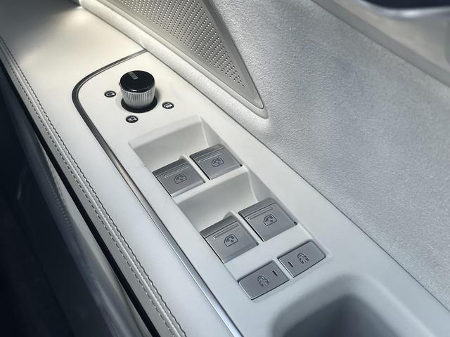 Ａ８ ６０ＴＦＳＩ　ｅクワトロ　Ａｕｄｉデザインセレクション　コンフォートＰＫＧ　Ｂ＆Ｏ　ＳラインスタイリングＰＫＧ　リヤシートモニター　パノラマサンルーフ　ＯＰ２１ＡＷ　デジタルマトリクスＬＥＤ　１００Ｖ電源　エアクオリティＰＫＧ（70枚目）