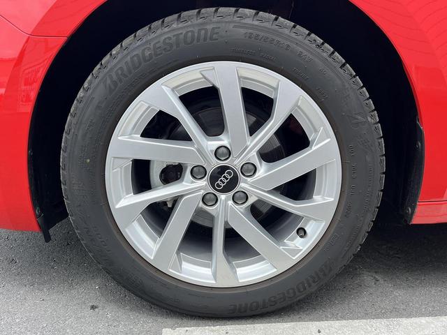 Ａ１スポーツバック ２５ＴＦＳＩ　アドバンスド　コンビニエンス＆アシスタンスＰＫＧ　ナビゲーションＰＫＧ　スマホ連携　コントラストルーフ　ＡＣＣ　レーンアシスト　ワイヤレスチャージ　シートヒーター　リヤカメラ　ＬＥＤライト　純正１６インチＡＷ（13枚目）