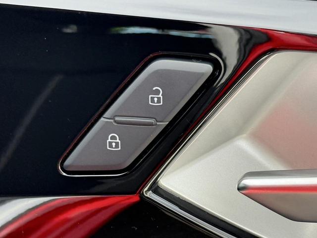 Ａ１スポーツバック ２５ＴＦＳＩ　アドバンスド　コンビニエンス＆アシスタンスＰＫＧ　ナビゲーションＰＫＧ　スマホ連携　コントラストルーフ　ＡＣＣ　レーンアシスト　ワイヤレスチャージ　シートヒーター　リヤカメラ　ＬＥＤライト　純正１６インチＡＷ（30枚目）