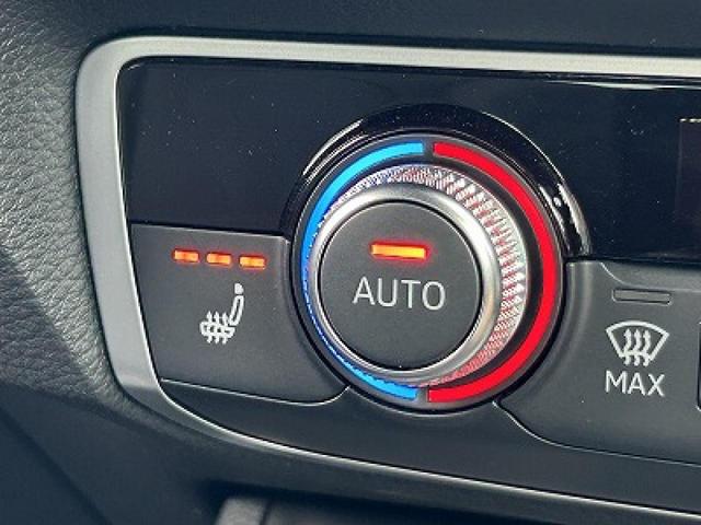 Ｑ３スポーツバック ３５ＴＤＩクワトロ　Ｓライン　コンビニエンス＆アシスタンスＰＫＧ　ブラックスタイリングＰＫＧ　プラスＰＫＧ　前席シートヒーター　ＡＣＣ　サイドアシスト　マルチカラーアンビエントライト　全周囲カメラ　１オーナー（7枚目）