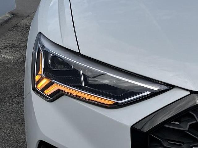 Ｑ３スポーツバック ３５ＴＤＩクワトロ　Ｓライン　コンビニエンス＆アシスタンスＰＫＧ　ブラックスタイリングＰＫＧ　プラスＰＫＧ　前席シートヒーター　ＡＣＣ　サイドアシスト　マルチカラーアンビエントライト　全周囲カメラ　１オーナー（11枚目）