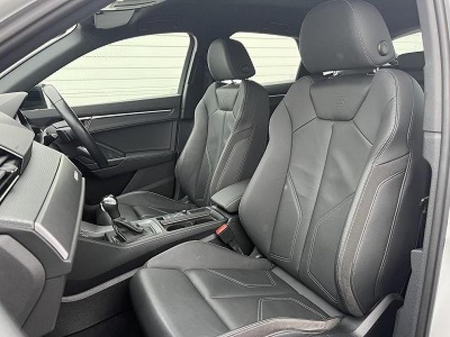 Ｑ３スポーツバック ３５ＴＤＩクワトロ　Ｓライン　コンビニエンス＆アシスタンスＰＫＧ　ブラックスタイリングＰＫＧ　プラスＰＫＧ　前席シートヒーター　ＡＣＣ　サイドアシスト　マルチカラーアンビエントライト　全周囲カメラ　１オーナー（14枚目）