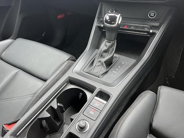 Ｑ３スポーツバック ３５ＴＤＩクワトロ　Ｓライン　コンビニエンス＆アシスタンスＰＫＧ　ブラックスタイリングＰＫＧ　プラスＰＫＧ　前席シートヒーター　ＡＣＣ　サイドアシスト　マルチカラーアンビエントライト　全周囲カメラ　１オーナー（28枚目）