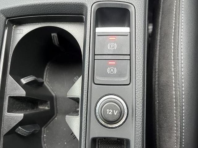 Ｑ３スポーツバック ３５ＴＤＩクワトロ　Ｓライン　コンビニエンス＆アシスタンスＰＫＧ　ブラックスタイリングＰＫＧ　プラスＰＫＧ　前席シートヒーター　ＡＣＣ　サイドアシスト　マルチカラーアンビエントライト　全周囲カメラ　１オーナー（30枚目）