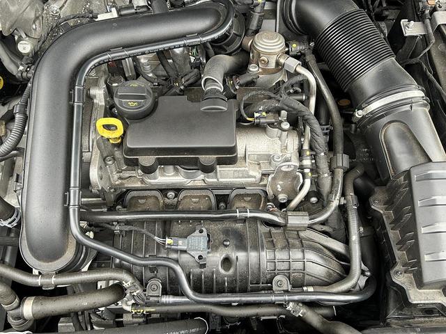 Ａ３ スポーツバック３０ＴＦＳＩ　コンビニエンス＆アシスタンスＰＫＧ　ナビケーションＰＫＧ　バーチャルコックピット　ＴＶチューナー　スマホ連携　ＡＣＣ　レーンアシスト　パークアシスト　サイドアシスト　シートヒーター　Ｂｌｕｅｔｏｏｔｈ（17枚目）
