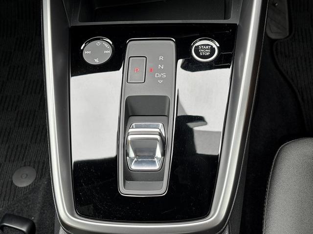 Ａ３ スポーツバック３０ＴＦＳＩ　コンビニエンス＆アシスタンスＰＫＧ　ナビケーションＰＫＧ　バーチャルコックピット　ＴＶチューナー　スマホ連携　ＡＣＣ　レーンアシスト　パークアシスト　サイドアシスト　シートヒーター　Ｂｌｕｅｔｏｏｔｈ（29枚目）