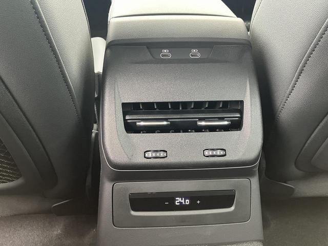 Ａ５ ＴＦＳＩ　１１０ｋＷ　アドバンスドＰＫＧ　Ｓスポーツサスペンション　アコースティックガラス　アンビエントライト　ＡＣＣ　レーンアシスト　サイドアシスト　全周囲カメラ　マトリクスＬＥＤ　デジタルシグネチャー　電動テールゲート（26枚目）