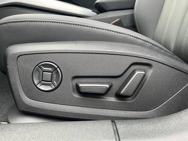Ａ５ ＴＦＳＩ　１１０ｋＷ　アドバンスドＰＫＧ　Ｓスポーツサスペンション　アコースティックガラス　アンビエントライト　ＡＣＣ　レーンアシスト　サイドアシスト　全周囲カメラ　マトリクスＬＥＤ　デジタルシグネチャー　電動テールゲート（27枚目）