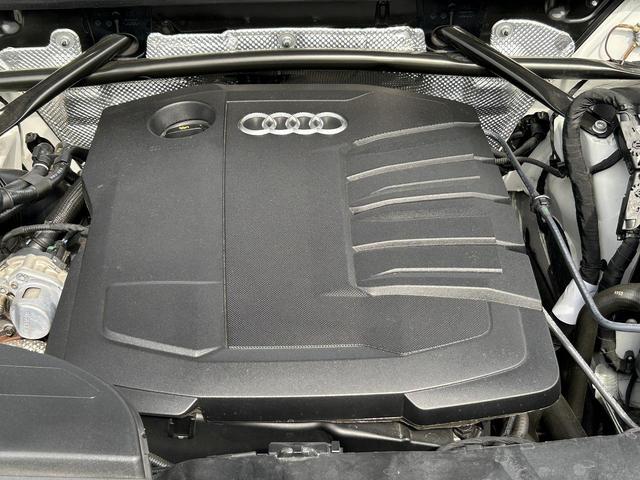 Ｑ５ ４０ＴＤＩクワトロ　Ｓライン　ＳラインプラスＰＫＧ　ドライブセレクト　アンビエントライト　スマホ連携　全周囲カメラ　ＡＣＣ　レーンアシスト　パークアシスト　サイドアシスト　全席シートヒーター　プライバシーガラス　１オーナー（17枚目）