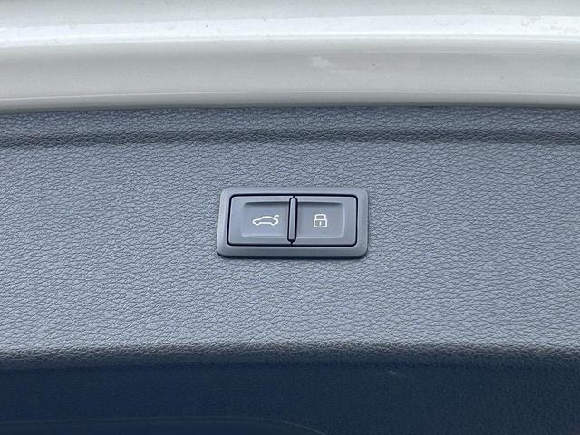 Ｑ５ ４０ＴＤＩクワトロ　Ｓライン　ＳラインプラスＰＫＧ　ドライブセレクト　アンビエントライト　スマホ連携　全周囲カメラ　ＡＣＣ　レーンアシスト　パークアシスト　サイドアシスト　全席シートヒーター　プライバシーガラス　１オーナー（26枚目）