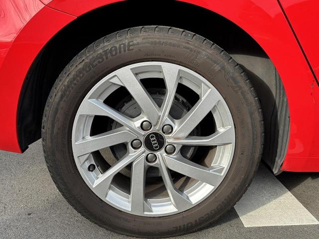 Ａ１スポーツバック ２５ＴＦＳＩ　アドバンスド　コンビニエンス＆アシスタンスＰＫＧ　ナビゲーションＰＫＧ　スマホ連携　コントラストルーフ　ＡＣＣ　サイドアシスト　レーンアシスト　ワイヤレスチャージ　バーチャルＣＰ　純正１６インチＡＷ　１オーナー（13枚目）