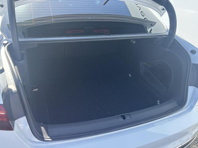 Ａ４ ３５ＴＦＳＩ　Ｓライン　ＳラインプラスＰＫＧ　ＳラインインテリアＰＫＧ　マトリクスＬＥＤヘッドライトＰＫＧ　ＴＶチューナー　マルチカラーアンビエントライト　スマホ連携　ワイヤレスチャージ　全周囲カメラ　パークアシスト（17枚目）