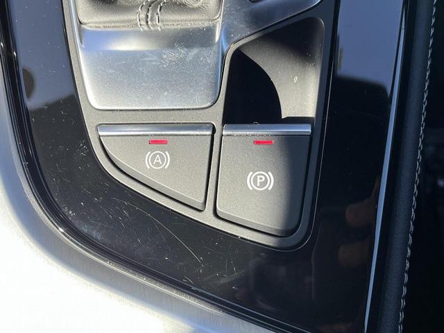 Ａ４ ３５ＴＦＳＩ　Ｓライン　ＳラインプラスＰＫＧ　ＳラインインテリアＰＫＧ　マトリクスＬＥＤヘッドライトＰＫＧ　ＴＶチューナー　マルチカラーアンビエントライト　スマホ連携　ワイヤレスチャージ　全周囲カメラ　パークアシスト（28枚目）