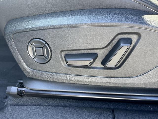 Ｑ３ ３５ＴＦＳＩ　Ｓライン　ブラックスタイリングＰＫＧ　プラスＰＫＧ　コンビニ＆アシスタンスＰＫＧ　スマホ連携　ワイヤレスチャージ　パーシャルレザー　１９インチＡＷ　全周囲カメラ　アンビエントライト　サイドアシスト　１オーナー（30枚目）