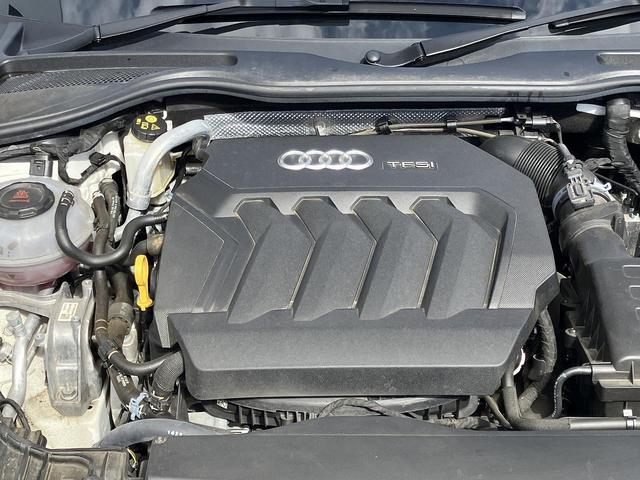 ＴＴクーペ ４０ＴＦＳＩ　Ｓラインパッケージ　コンフォートＰＫＧ　クルーズコントロール　可変式リア　ドライブセレクト　スマホ連携　Ｂｌｕｅｔｏｏｔｈ　サイドアシスト　シートヒーター　ホールドアシスト　バーチャルコックピット　１オーナー（16枚目）