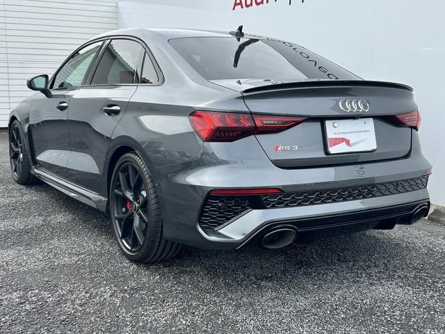 RS3 ベースグレード RSスポーツエキゾースト RSダンピングコントロールサス オプション19インチAW ファインナッパレザーダイヤモンドステッチ マトリクスLED レッドキャリパー(19枚目)