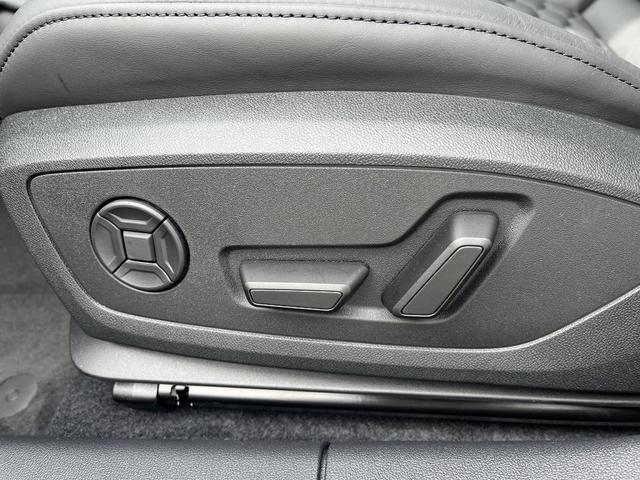 RS3 ベースグレード RSスポーツエキゾースト RSダンピングコントロールサス オプション19インチAW ファインナッパレザーダイヤモンドステッチ マトリクスLED レッドキャリパー(25枚目)
