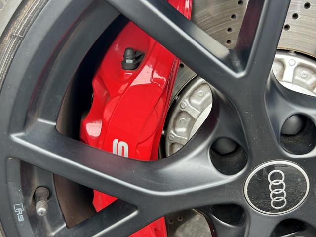 RS3 ベースグレード RSスポーツエキゾースト RSダンピングコントロールサス オプション19インチAW ファインナッパレザーダイヤモンドステッチ マトリクスLED レッドキャリパー(27枚目)