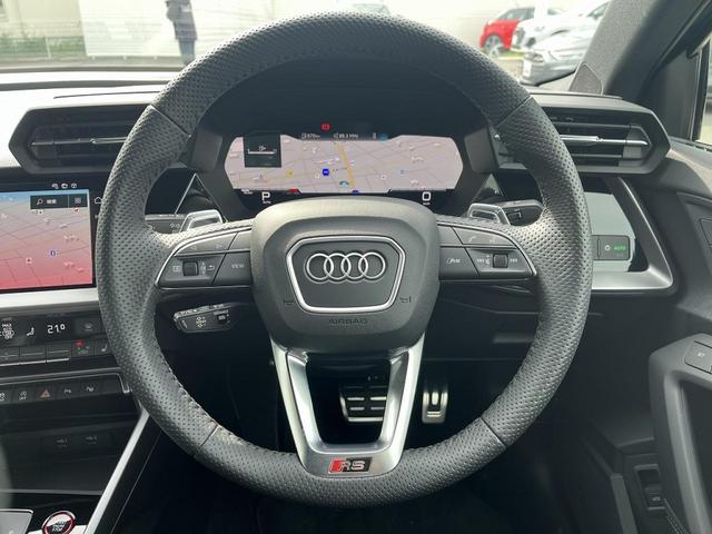 RS3 ベースグレード RSスポーツエキゾースト RSダンピングコントロールサス オプション19インチAW ファインナッパレザーダイヤモンドステッチ マトリクスLED レッドキャリパー(31枚目)