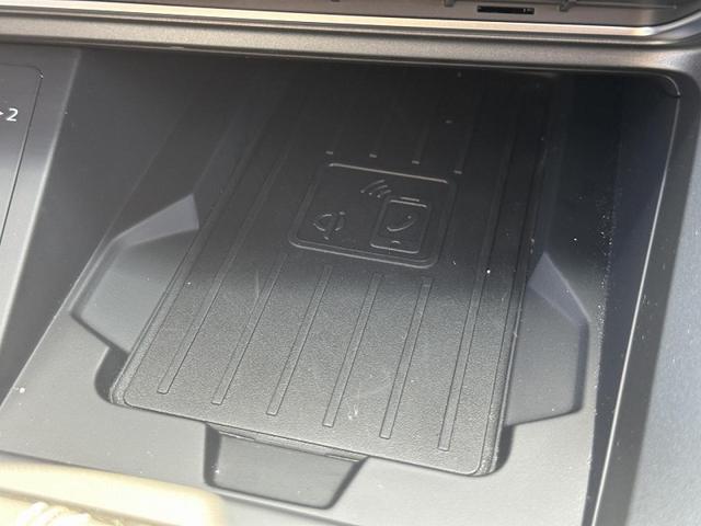 Q3 35TFSI Sライン コンビニエンスアシスタンスPKG プラスPKG パーシャルレザー OP19インチAW スマホ連携 ACC レーンアシスト サイドアシスト ドライブセレクト 全周囲カメラ ワイヤレスチャージ 1オーナー(10枚目)