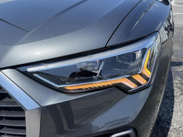 Q3 35TFSI Sライン コンビニエンスアシスタンスPKG プラスPKG パーシャルレザー OP19インチAW スマホ連携 ACC レーンアシスト サイドアシスト ドライブセレクト 全周囲カメラ ワイヤレスチャージ 1オーナー(12枚目)