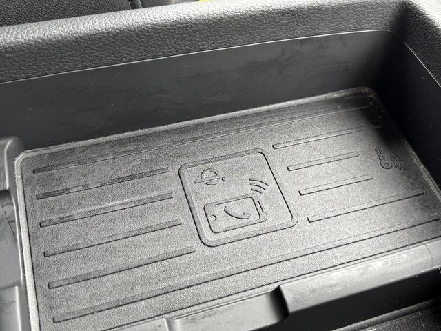 Ａ４アバント ブラックスタイルプラス　２５０台限定　専用１９インチＡＷ　コンフォートＰＫＧ　ＳラインプラスＰＫＧ　インテリアＰＫＧ　マトリクスＬＥＤ　アンビエントライト　全周囲カメラ　ＡＣＣ　レーンアシスト　パークアシスト　サイドアシスト（8枚目）