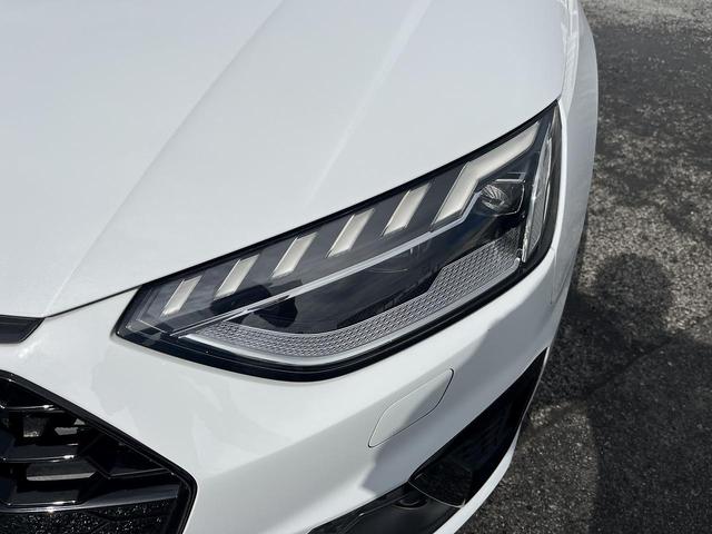 Ａ４アバント ブラックスタイルプラス　２５０台限定　専用１９インチＡＷ　コンフォートＰＫＧ　ＳラインプラスＰＫＧ　インテリアＰＫＧ　マトリクスＬＥＤ　アンビエントライト　全周囲カメラ　ＡＣＣ　レーンアシスト　パークアシスト　サイドアシスト（12枚目）