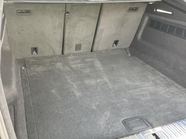 Ｑ８ ５５ＴＦＳＩクワトロ　Ｓライン　ブラックスタイリングＰＫＧ　Ｂａｎｇ＆Ｏｌｕｆｓｅｎ　コンフォートアシスタンスＰＫＧ　マトリクスＬＥＤ　シートベンチレーション　２２インチＡＷ　オールホイールステアリング　ステアリングヒーター（16枚目）