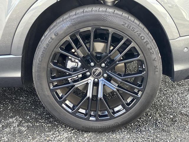 Ｑ８ ５５ＴＦＳＩクワトロ　Ｓライン　ブラックスタイリングＰＫＧ　Ｂａｎｇ＆Ｏｌｕｆｓｅｎ　コンフォートアシスタンスＰＫＧ　マトリクスＬＥＤ　シートベンチレーション　２２インチＡＷ　オールホイールステアリング　ステアリングヒーター（21枚目）