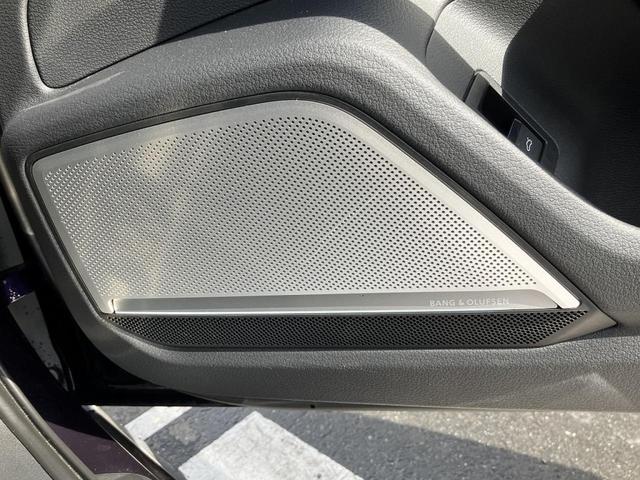 RS6アバント パフォーマンス ベースグレード exclusiveカラー ブラックスタイリングカーボンPKG RSエキゾースト B&O パノラマサンルーフ レッドブレーキキャリパー OP22インチAW シートベンチレーション ブラウンレザー(4枚目)