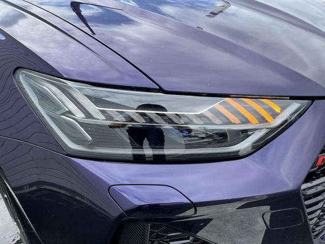 RS6アバント パフォーマンス ベースグレード exclusiveカラー ブラックスタイリングカーボンPKG RSエキゾースト B&O パノラマサンルーフ レッドブレーキキャリパー OP22インチAW シートベンチレーション ブラウンレザー(12枚目)