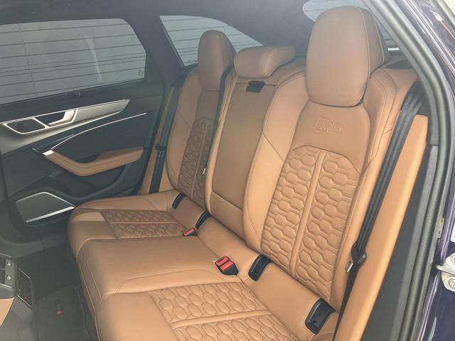 RS6アバント パフォーマンス ベースグレード exclusiveカラー ブラックスタイリングカーボンPKG RSエキゾースト B&O パノラマサンルーフ レッドブレーキキャリパー OP22インチAW シートベンチレーション ブラウンレザー(15枚目)