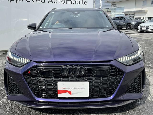 RS6アバント パフォーマンス ベースグレード exclusiveカラー ブラックスタイリングカーボンPKG RSエキゾースト B&O パノラマサンルーフ レッドブレーキキャリパー OP22インチAW シートベンチレーション ブラウンレザー(18枚目)