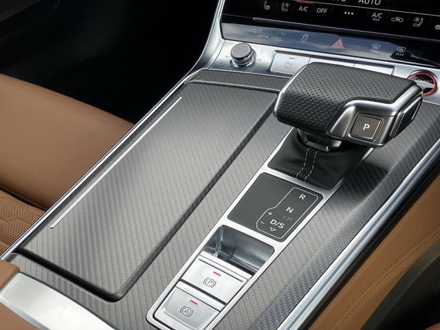 RS6アバント パフォーマンス ベースグレード exclusiveカラー ブラックスタイリングカーボンPKG RSエキゾースト B&O パノラマサンルーフ レッドブレーキキャリパー OP22インチAW シートベンチレーション ブラウンレザー(31枚目)