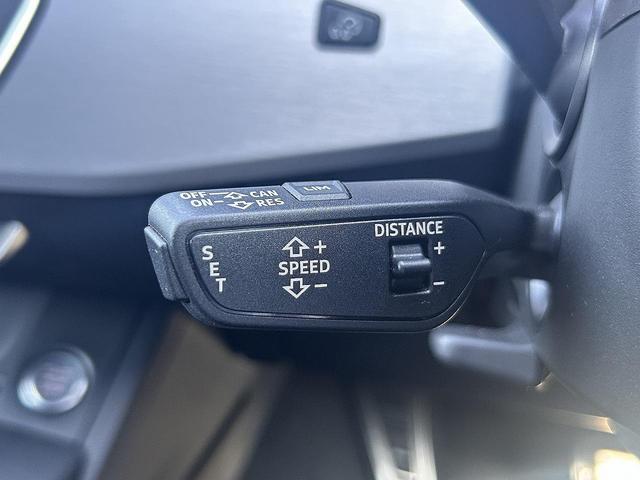 Ａ５スポーツバック ４０ＴＦＳＩスポーツ　ＳラインＰＫＧ　アシスタンスＰＫＧ　マトリクスＬＥＤ　アンビエントライト　バーチャルＣＰ　１８インチＡＷ　ハーフレザー　ＡＣＣ　レーンアシスト　サイドアシスト　全周囲カメラ　パークアシスト（8枚目）