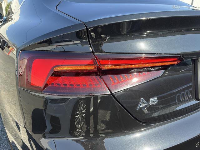 Ａ５スポーツバック ４０ＴＦＳＩスポーツ　ＳラインＰＫＧ　アシスタンスＰＫＧ　マトリクスＬＥＤ　アンビエントライト　バーチャルＣＰ　１８インチＡＷ　ハーフレザー　ＡＣＣ　レーンアシスト　サイドアシスト　全周囲カメラ　パークアシスト（22枚目）