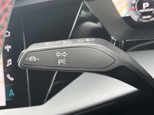 Ａ３セダン Ｓライン　１ｓｔエディション　２００台限定　専用１８インチＡＷ　ＡｕｄｉＳｐｏｒｔレッドステッチ　ＳラインプラスＰＫＧ　ナビケーションＰＫＧ　コンビニエンス＆アシスタンスＰＫＧ　マトリクスＬＥＤヘッドライト　ドアエントリーライト（10枚目）