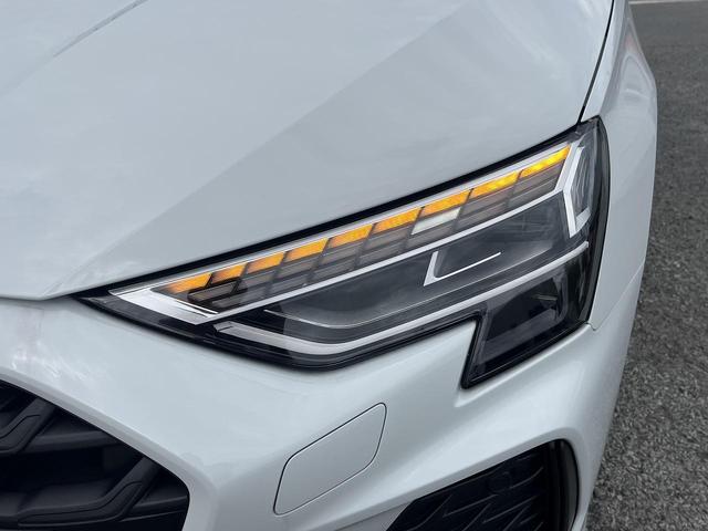 Ａ３セダン Ｓライン　１ｓｔエディション　２００台限定　専用１８インチＡＷ　ＡｕｄｉＳｐｏｒｔレッドステッチ　ＳラインプラスＰＫＧ　ナビケーションＰＫＧ　コンビニエンス＆アシスタンスＰＫＧ　マトリクスＬＥＤヘッドライト　ドアエントリーライト（13枚目）