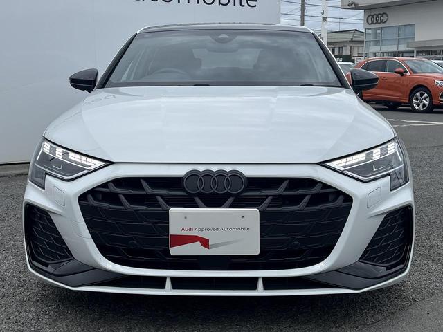 Ａ３セダン Ｓライン　１ｓｔエディション　２００台限定　専用１８インチＡＷ　ＡｕｄｉＳｐｏｒｔレッドステッチ　ＳラインプラスＰＫＧ　ナビケーションＰＫＧ　コンビニエンス＆アシスタンスＰＫＧ　マトリクスＬＥＤヘッドライト　ドアエントリーライト（19枚目）