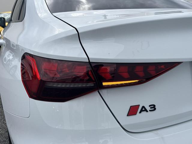 Ａ３セダン Ｓライン　１ｓｔエディション　２００台限定　専用１８インチＡＷ　ＡｕｄｉＳｐｏｒｔレッドステッチ　ＳラインプラスＰＫＧ　ナビケーションＰＫＧ　コンビニエンス＆アシスタンスＰＫＧ　マトリクスＬＥＤヘッドライト　ドアエントリーライト（28枚目）