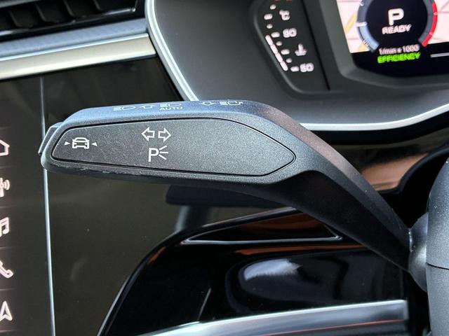 Q3 ハイスタイル 250台限定車 専用レザーシート ブラウンレザー ブラックスタイリングPKG ラグジュアリーPKG コンビニエンス&アシスタンスPKG 19インチAW ACC レーンアシスト サイドアシスト(10枚目)