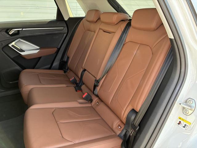 Q3 ハイスタイル 250台限定車 専用レザーシート ブラウンレザー ブラックスタイリングPKG ラグジュアリーPKG コンビニエンス&アシスタンスPKG 19インチAW ACC レーンアシスト サイドアシスト(15枚目)