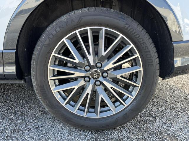 Q3 ハイスタイル 250台限定車 専用レザーシート ブラウンレザー ブラックスタイリングPKG ラグジュアリーPKG コンビニエンス&アシスタンスPKG 19インチAW ACC レーンアシスト サイドアシスト(24枚目)