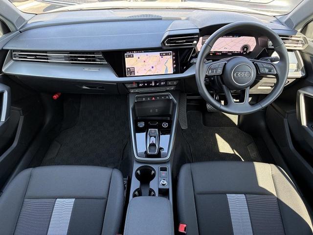 A3 スポーツバック30TFSIアドバンスド コンビニエンス&アシスタントPKGライト ナビゲーションPKG バーチャルコックピット ACC レーンアシスト サイドアシスト バックカメラ パークアシスト スマホ連携 シートヒーター 純正AW17(2枚目)