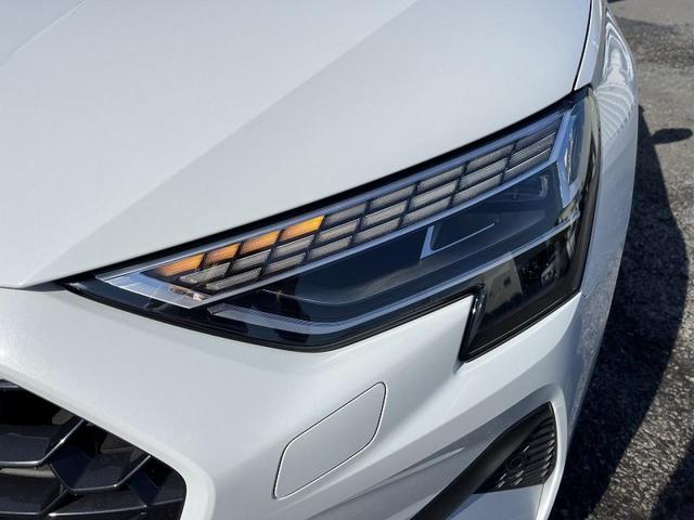 A3 スポーツバック30TFSIアドバンスド コンビニエンス&アシスタントPKGライト ナビゲーションPKG バーチャルコックピット ACC レーンアシスト サイドアシスト バックカメラ パークアシスト スマホ連携 シートヒーター 純正AW17(12枚目)