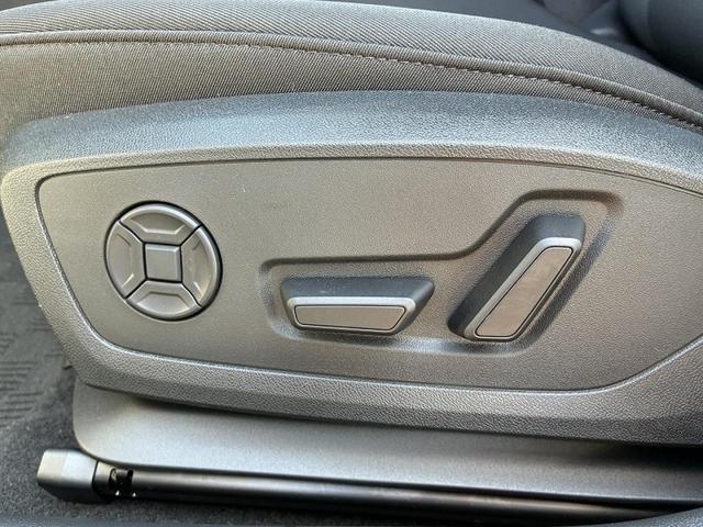 A3 スポーツバック30TFSIアドバンスド コンビニエンス&アシスタントPKGライト ナビゲーションPKG バーチャルコックピット ACC レーンアシスト サイドアシスト バックカメラ パークアシスト スマホ連携 シートヒーター 純正AW17(29枚目)