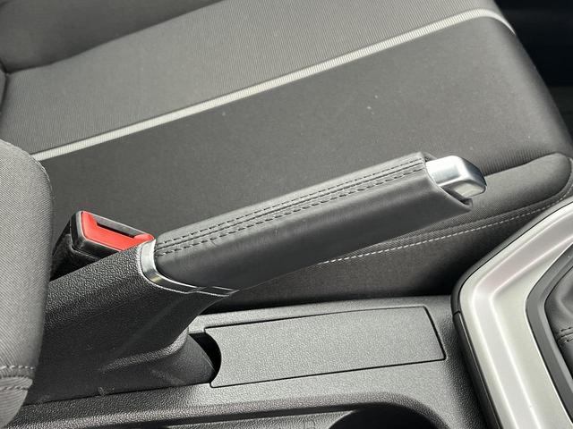 Ａ１スポーツバック シティカーバーブラックスタイルプラス　限定車１２５台　ブラックスタイリング　専用１７インチＡＷ　プライバシーガラス　コントラストルーフ　ＡＣＣ　レーンアシスト　スマホ連携　リヤビューカメラ　シートヒーター　ＬＥＤライト　１オーナー車（29枚目）